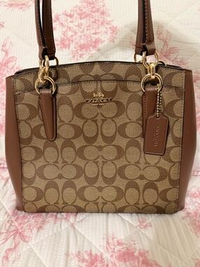 Coach Minetta Crossbody in Signature Canvas